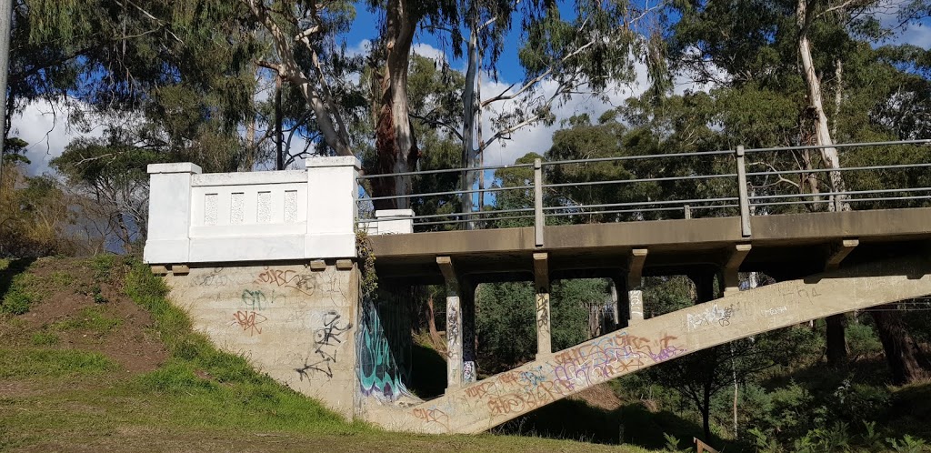 Arched Bridge (Monash Bridge) |  | 12 Hurstbridge-Arthurs Creek Rd, Hurstbridge VIC 3099, Australia | 0394333111 OR +61 3 9433 3111