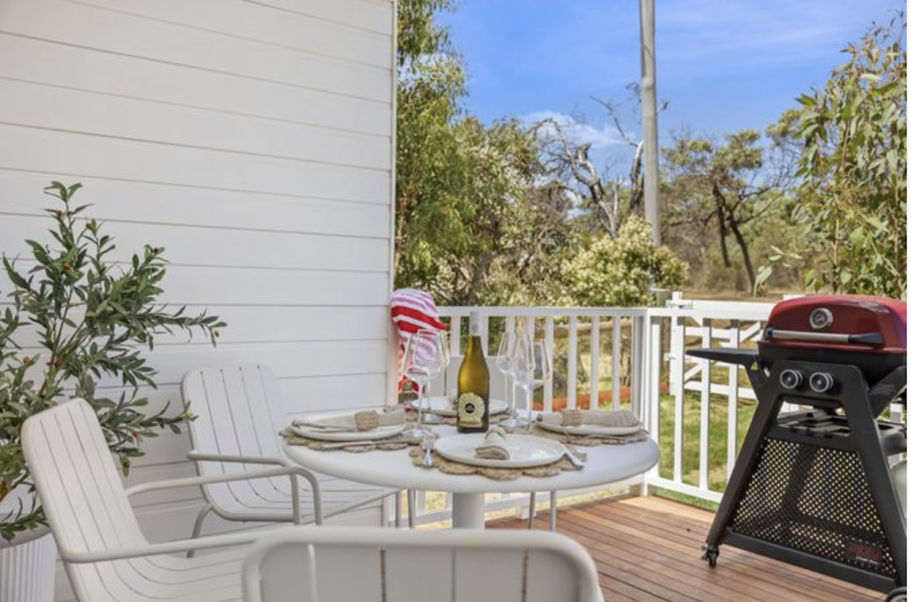 AquaLuna Beach House | 2A Philip St, Aireys Inlet VIC 3231, Australia | Phone: (03) 5289 4233