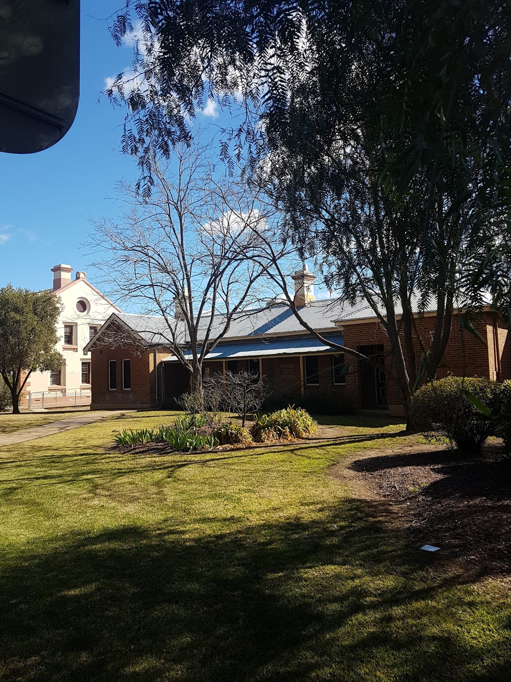 Mudgee Police Station | 94 Market St, Mudgee NSW 2850, Australia | Phone: (02) 6372 8599