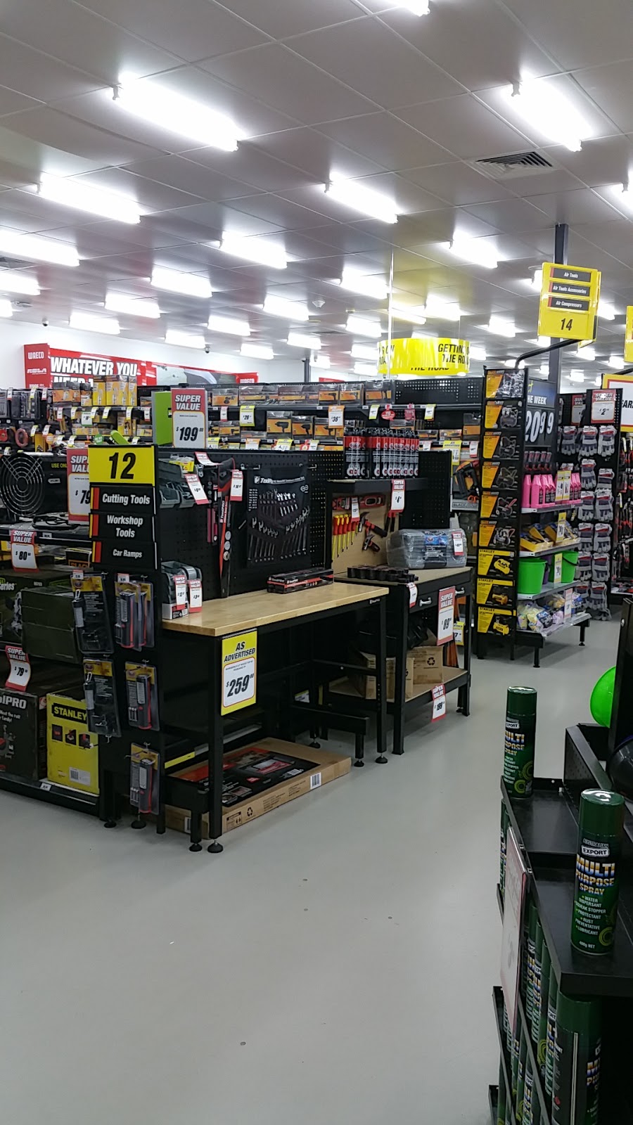 Supercheap Auto Gladstone | electronics store | 5 Dawson Hwy, Gladstone QLD 4680, Australia | 0749769133 OR +61 7 4976 9133