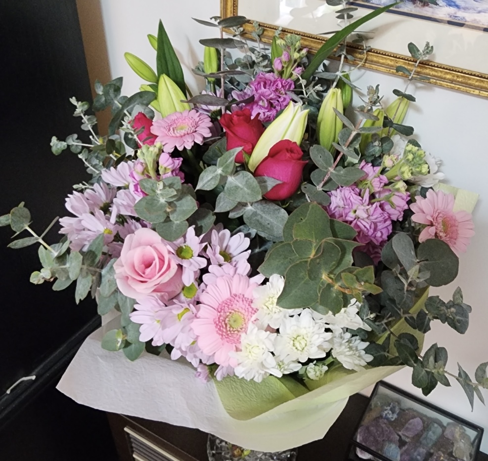 Bent Stems | 124 Landrigan Rd, Carisbrook VIC 3464, Australia | Phone: (03) 5460 5568