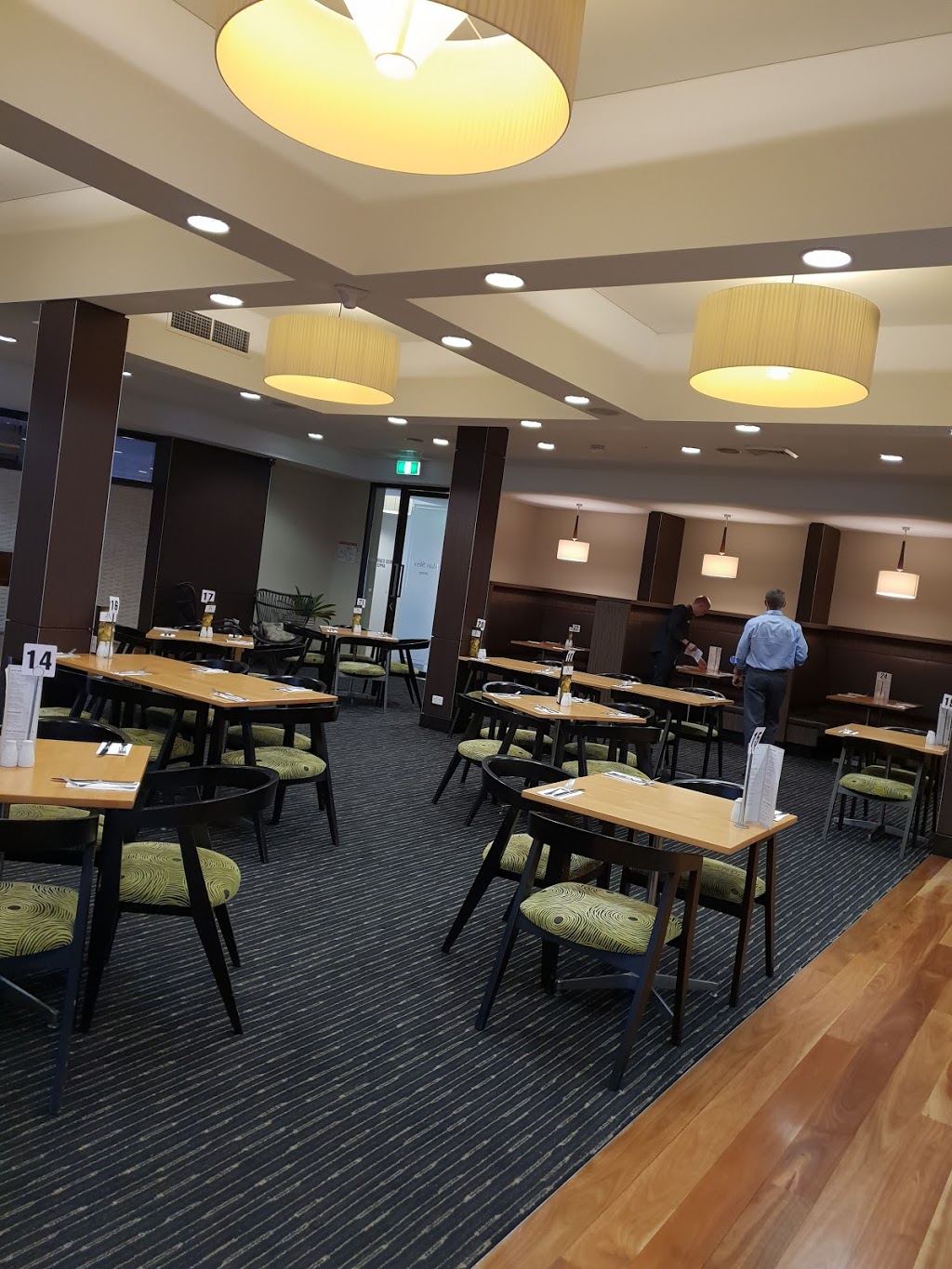 Park Avenue Hotel Motel | lodging | Crn Haynes and Main Streets Park Avenue North, Park Avenue QLD 4701, Australia | 0749224251 OR +61 7 4922 4251