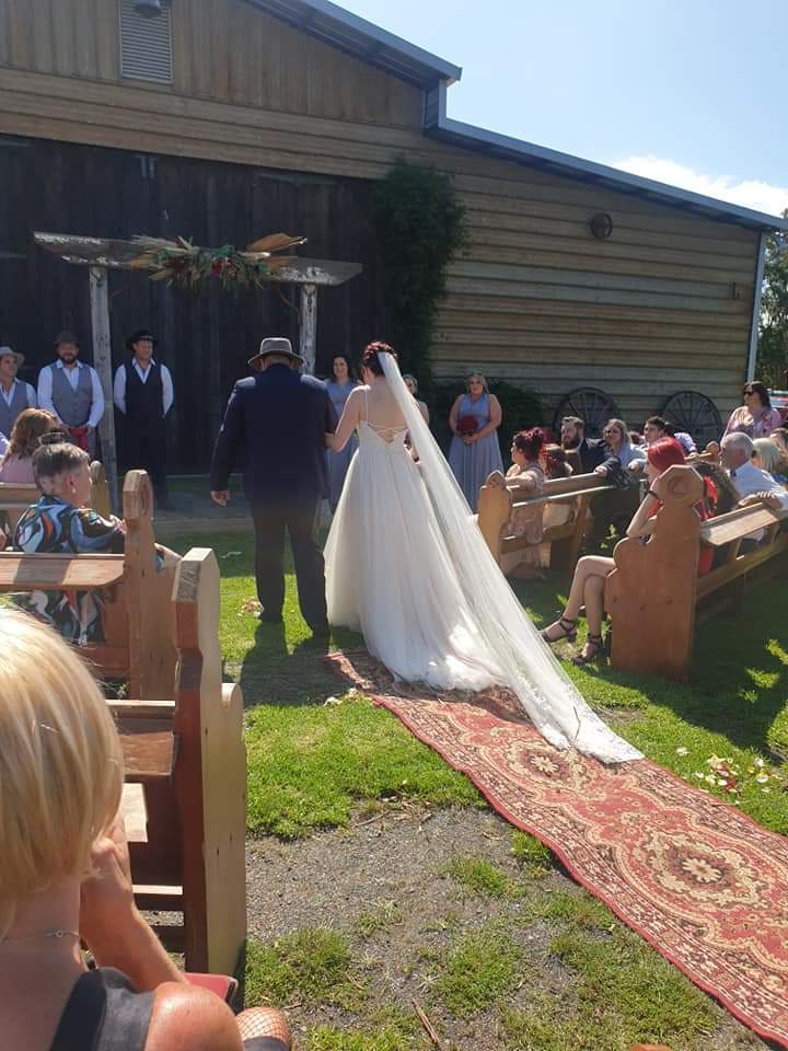 Bonnie Brae Barn Weddings |  | 975 Flynns Creek Rd, Flynn VIC 3844, Australia | 0411884211 OR +61 411 884 211