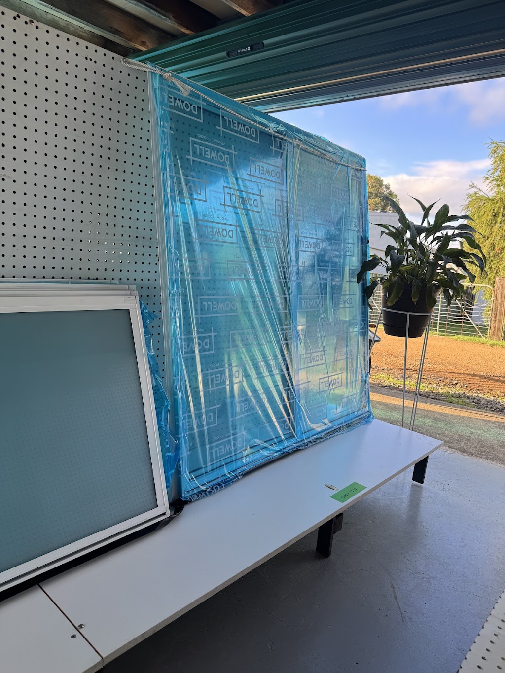 Up the lane Aluminium Windows and Doors | Armidale St, Abermain NSW 2326, Australia | Phone: 0417 244 774