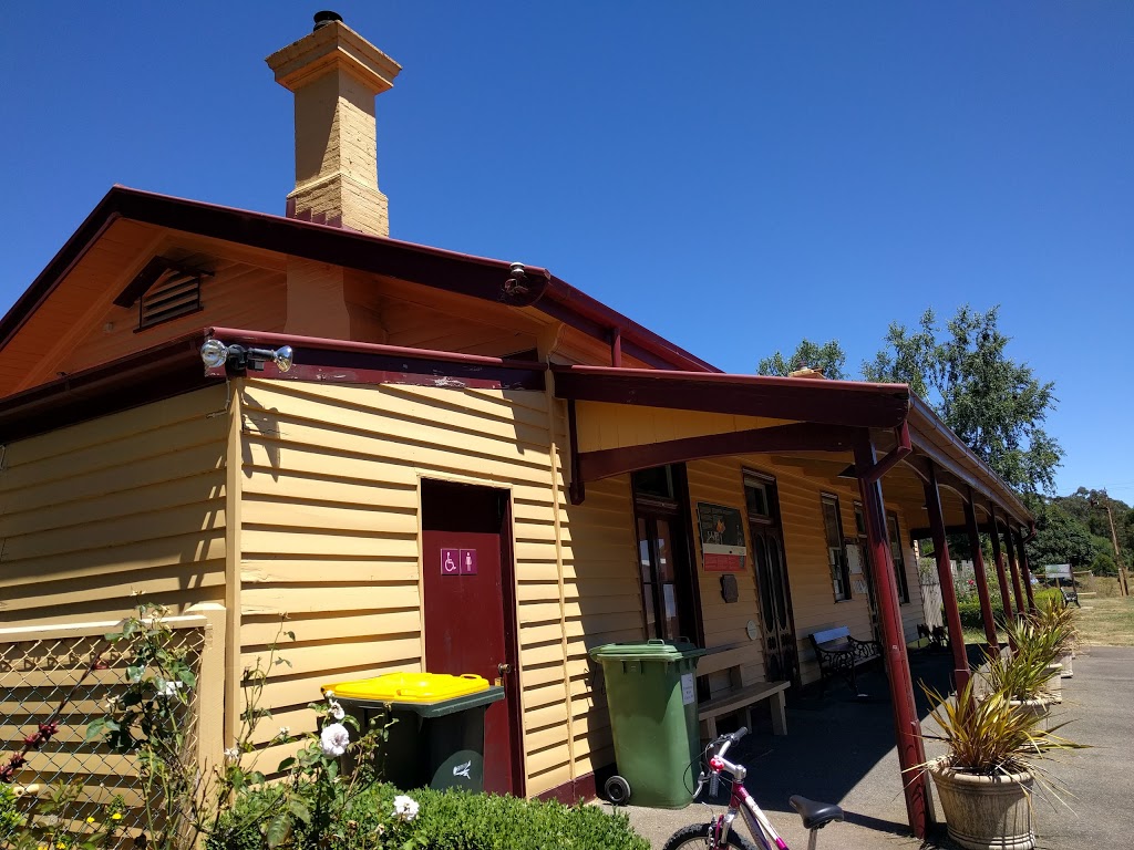 Trentham Railway Station & Visitor Information Centre | travel agency | Victoria St, Trentham VIC 3458, Australia | 1800454891 OR +61 1800 454 891