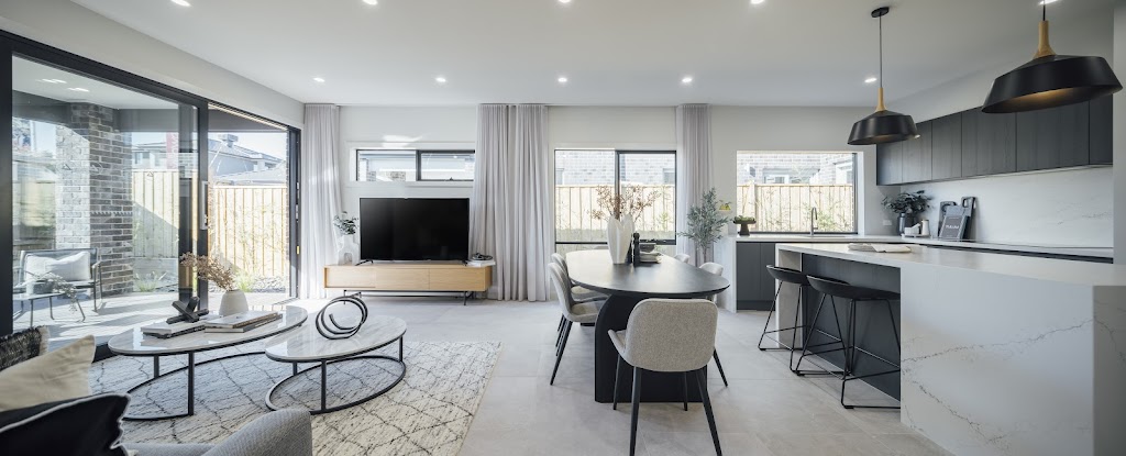 Burbank Homes - Alamora Estate, Tarneit | 4 Isola Mews, Tarneit VIC 3029, Australia | Phone: 13 28 72