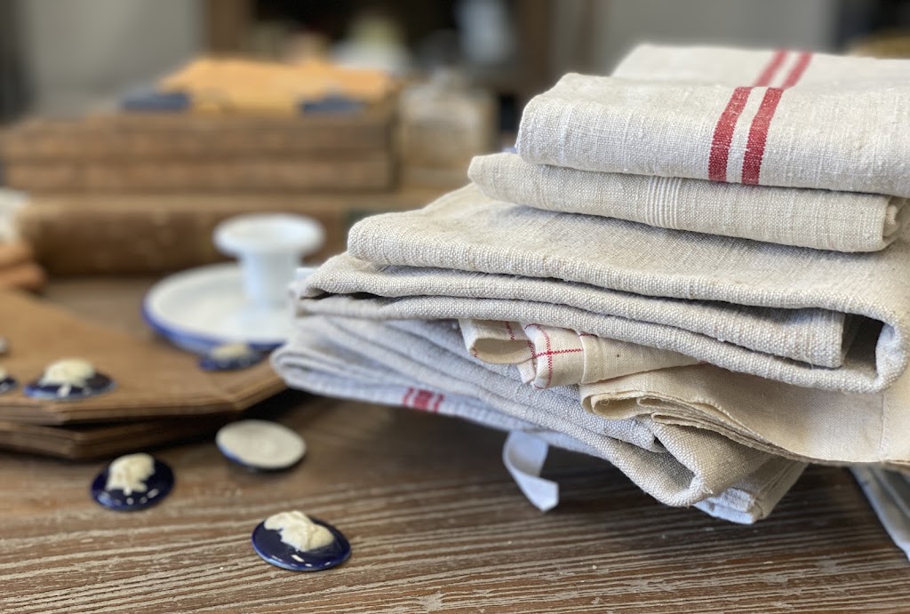 The Merchant and Traders | 77 Hakea Cl, Nowra Hill NSW 2540, Australia | Phone: 0400 994 945