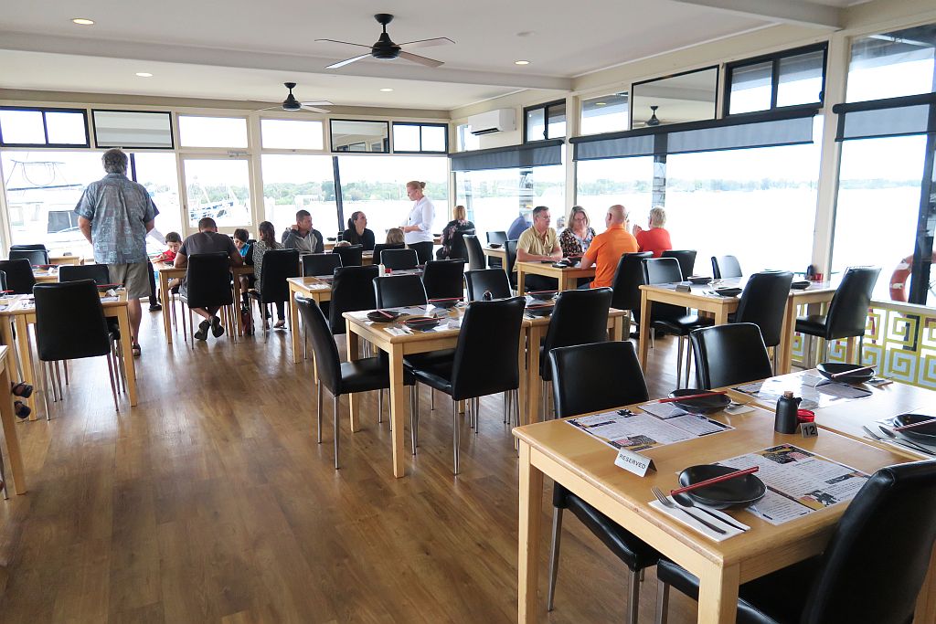 Floating Dragon | restaurant | Western Boat Harbour, 160 Esplanade, Lakes Entrance VIC 3909, Australia | 0351551400 OR +61 3 5155 1400