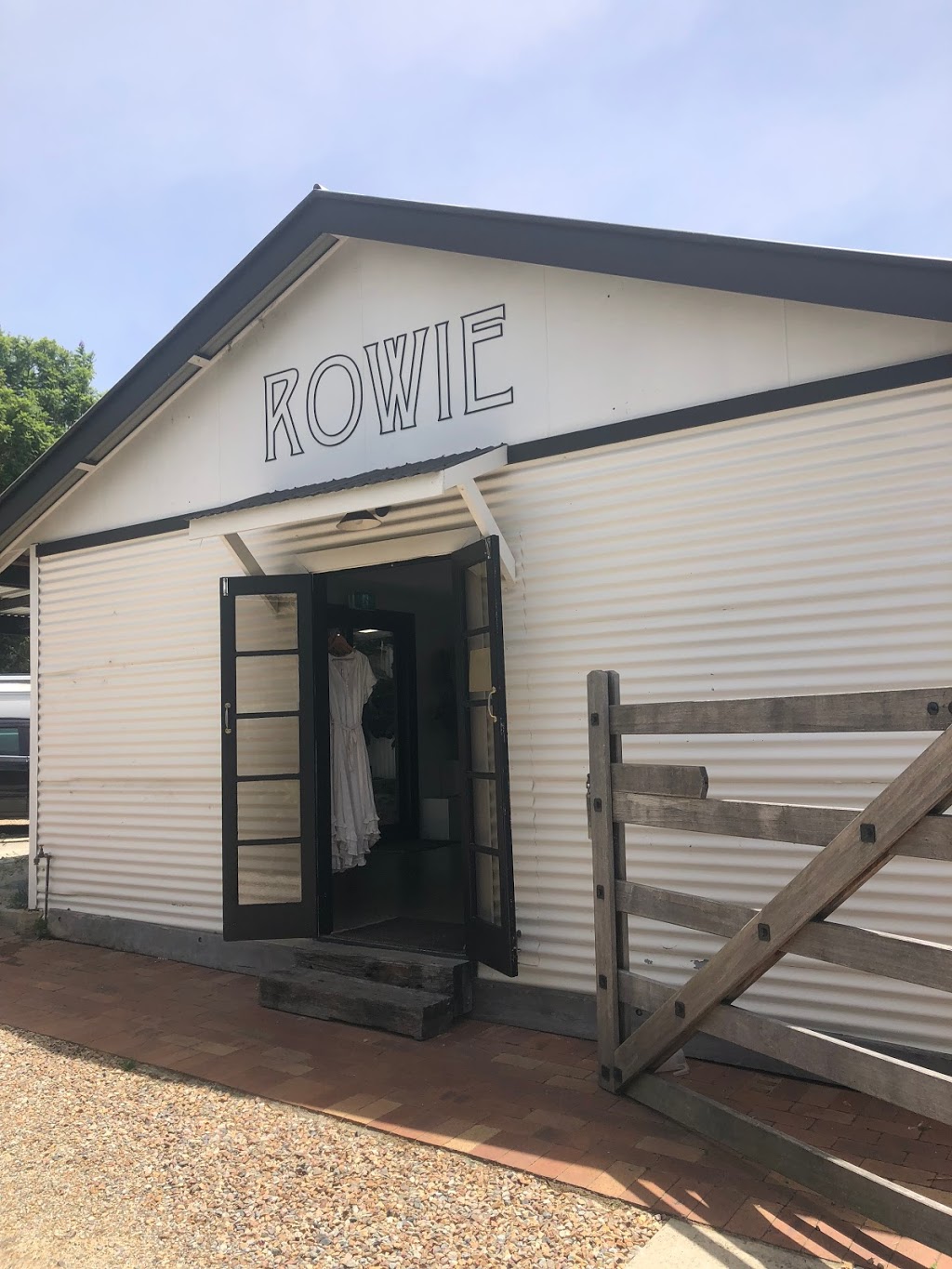 ROWIE Bangalow | clothing store | 1/10 Station St, Bangalow NSW 2479, Australia | 0266858258 OR +61 2 6685 8258