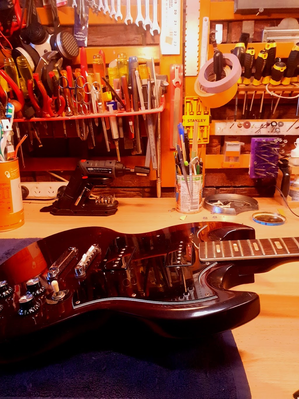 Mastena Guitars | 20 Siesta St, Camira QLD 4300, Australia | Phone: 0426 971 743