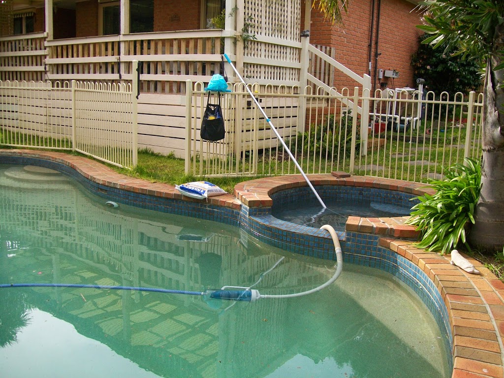 Chriss Pool Services | 160 Lyrebird Dr, Carrum Downs VIC 3201, Australia | Phone: 0405 130 019