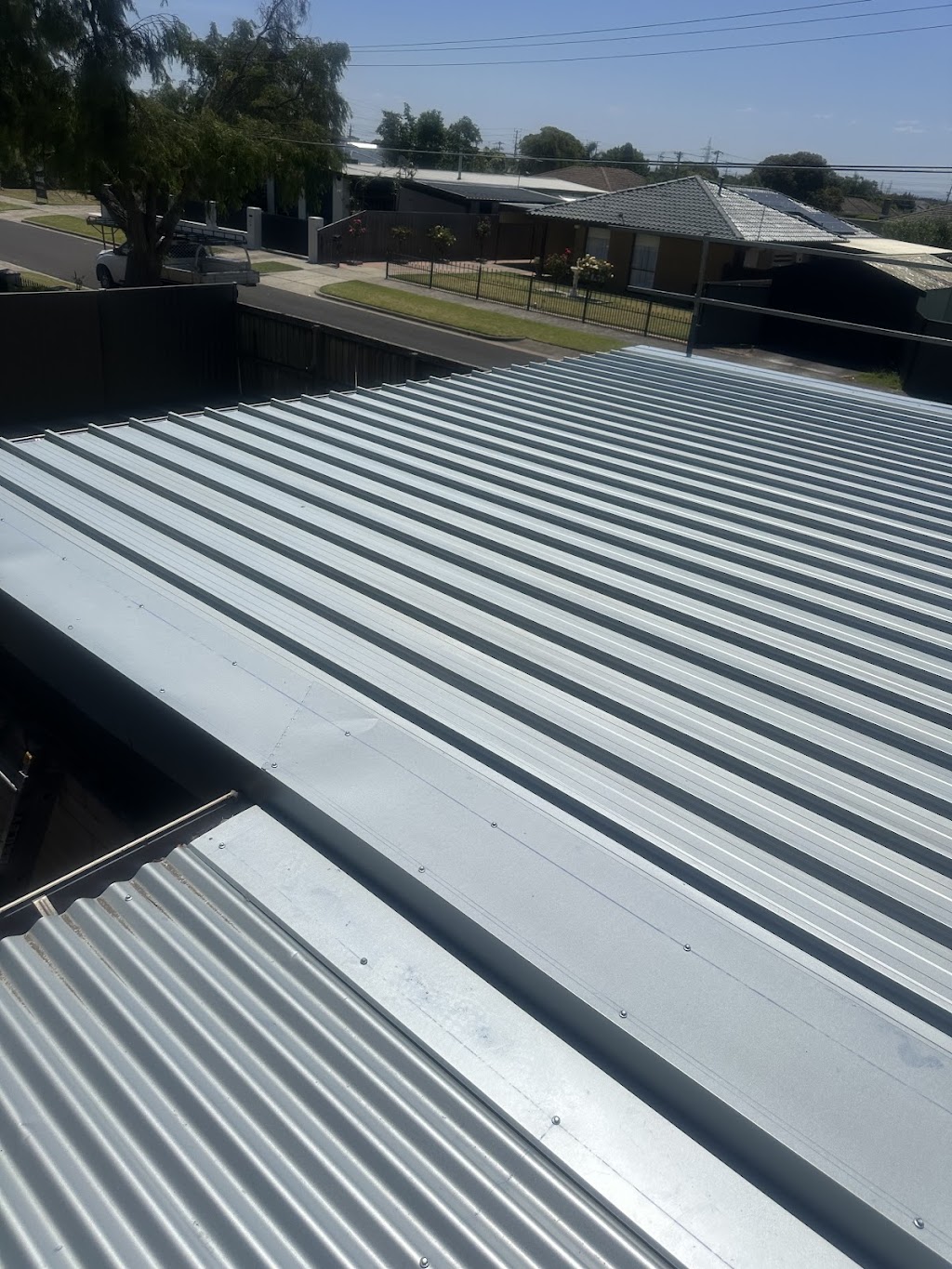 Custom Edge Roofing | 23 Lambert Ave, Newtown VIC 3220, Australia | Phone: 0401 732 672