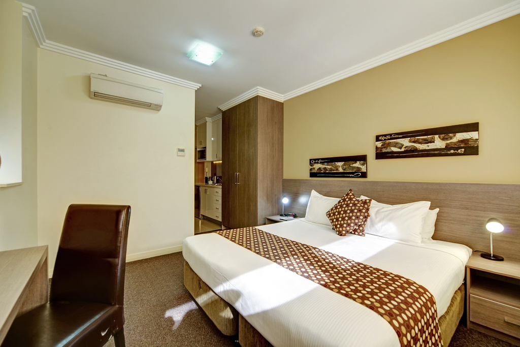 Quality Suites Camperdown | 108 Parramatta Rd, Camperdown NSW 2050, Australia | Phone: (02) 9028 7900