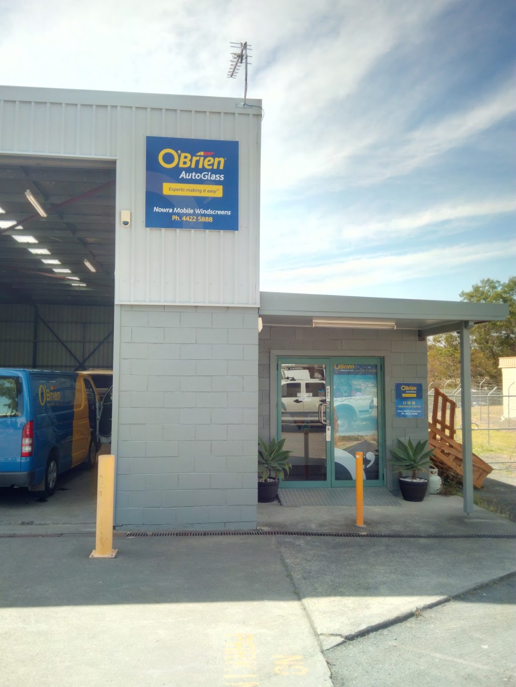 Nowra Mobile Windscreens | car repair | 2/5 Investigator St, South Nowra NSW 2541, Australia | 0244225888 OR +61 2 4422 5888