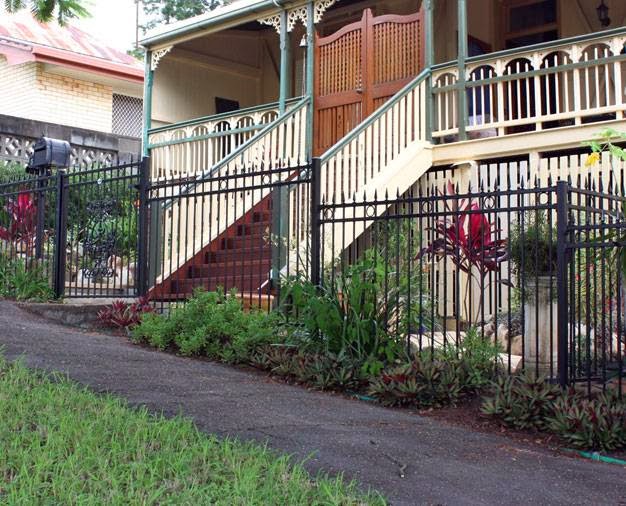 Alligator Gates And Panels | store | 4/13 Turley St, Raceview QLD 4305, Australia | 0732814005 OR +61 7 3281 4005