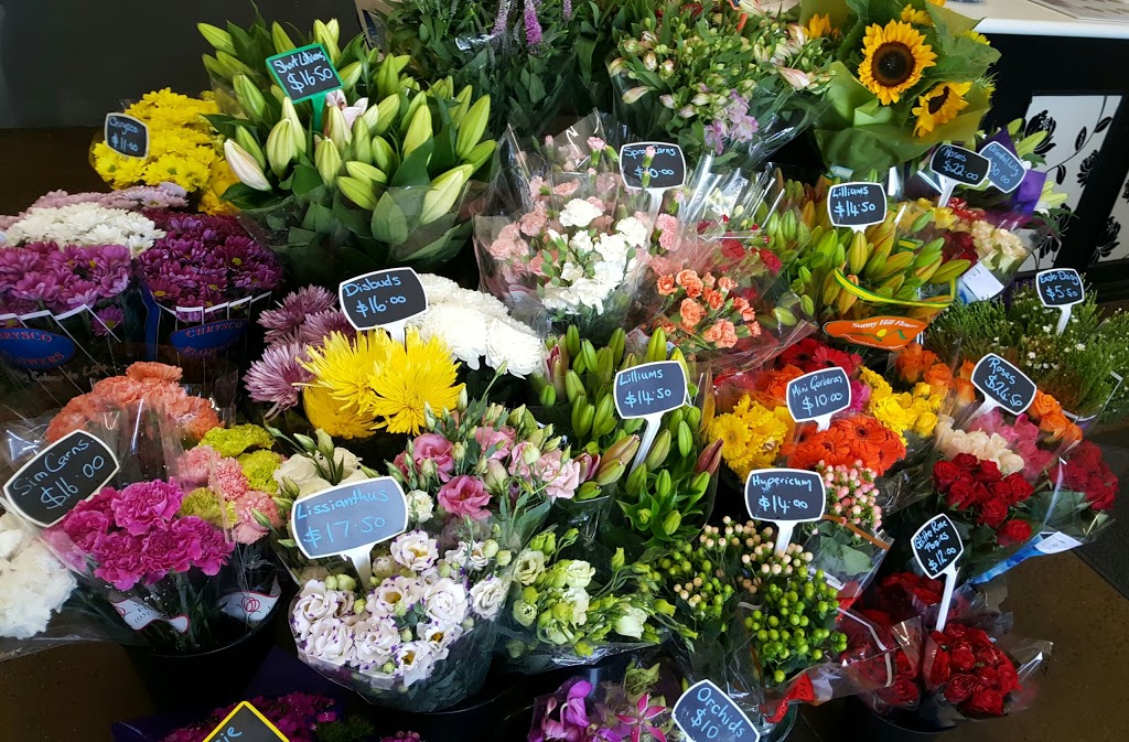 Watsonia Florist | florist | 79 Watsonia Rd, Watsonia VIC 3087, Australia | 0394350862 OR +61 3 9435 0862