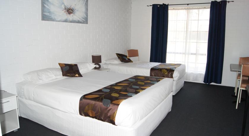 Bakery Park Motor Inn | lodging | 85 Deniliquin St, Tocumwal NSW 2714, Australia | 0358742490 OR +61 3 5874 2490