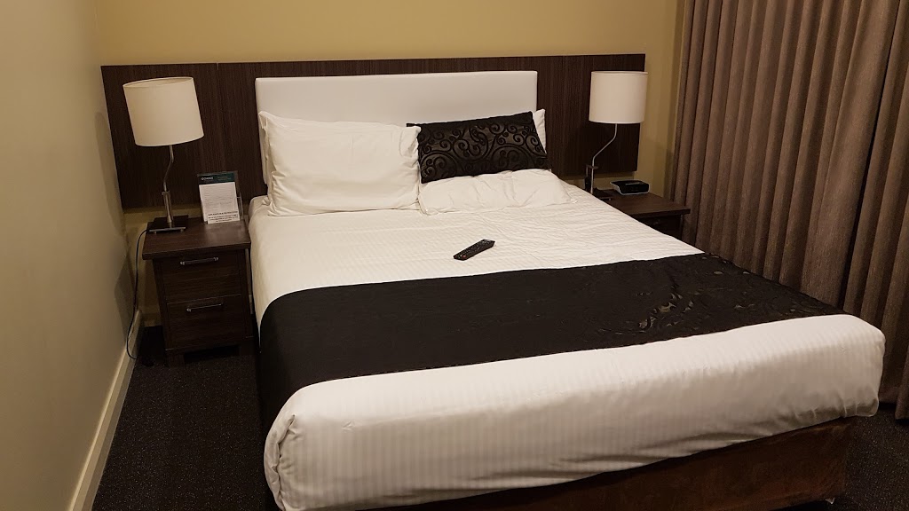 Quality Hotel Melbourne Airport | lodging | 265 Mickleham Rd, Tullamarine VIC 3043, Australia | 0393359300 OR +61 3 9335 9300