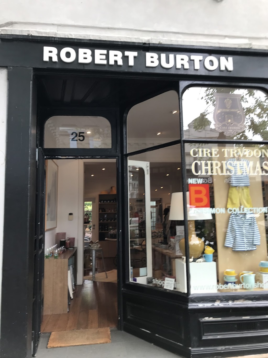 Robert Burton | 25 Queen St, Woollahra NSW 2025, Australia | Phone: (02) 9363 9848