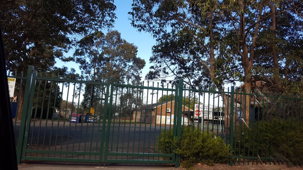 Revesby Public School | school | 71 Victoria St, Revesby NSW 2212, Australia | 0297738255 OR +61 2 9773 8255