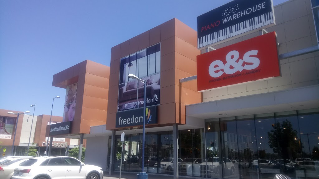 DFO Essendon | shopping mall | 100 Bulla Rd, Essendon VIC 3041, Australia | 0399377222 OR +61 3 9937 7222