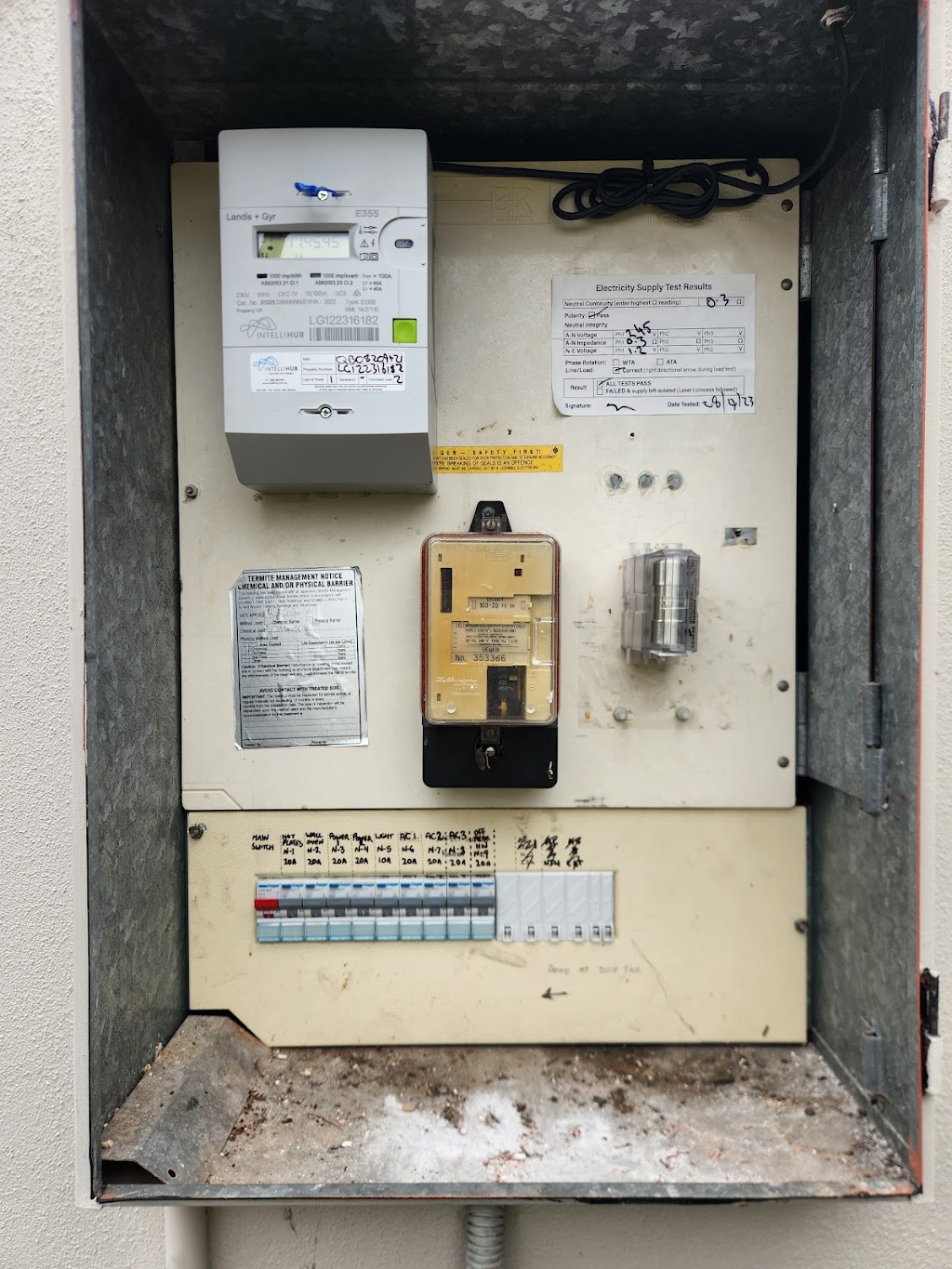 Marrick Electrical Services | 43 Hibertia Ave, Elanora QLD 4221, Australia | Phone: 0423 411 169