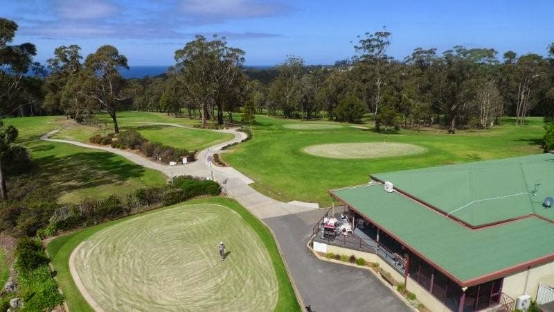 Hilltop Golf Course | Clifford Cl, Mollymook NSW 2539, Australia | Phone: (02) 4455 2055