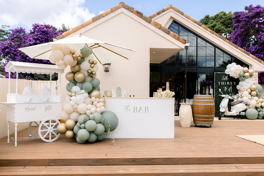 Melanie Jane Weddings and Events | 48 Birchwood Cres, Brookwater QLD 4300, Australia | Phone: 0483 923 991