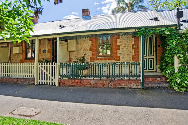 The Lion Cottage | 4A Jerningham St, North Adelaide SA 5006, Australia | Phone: 0447 170 340