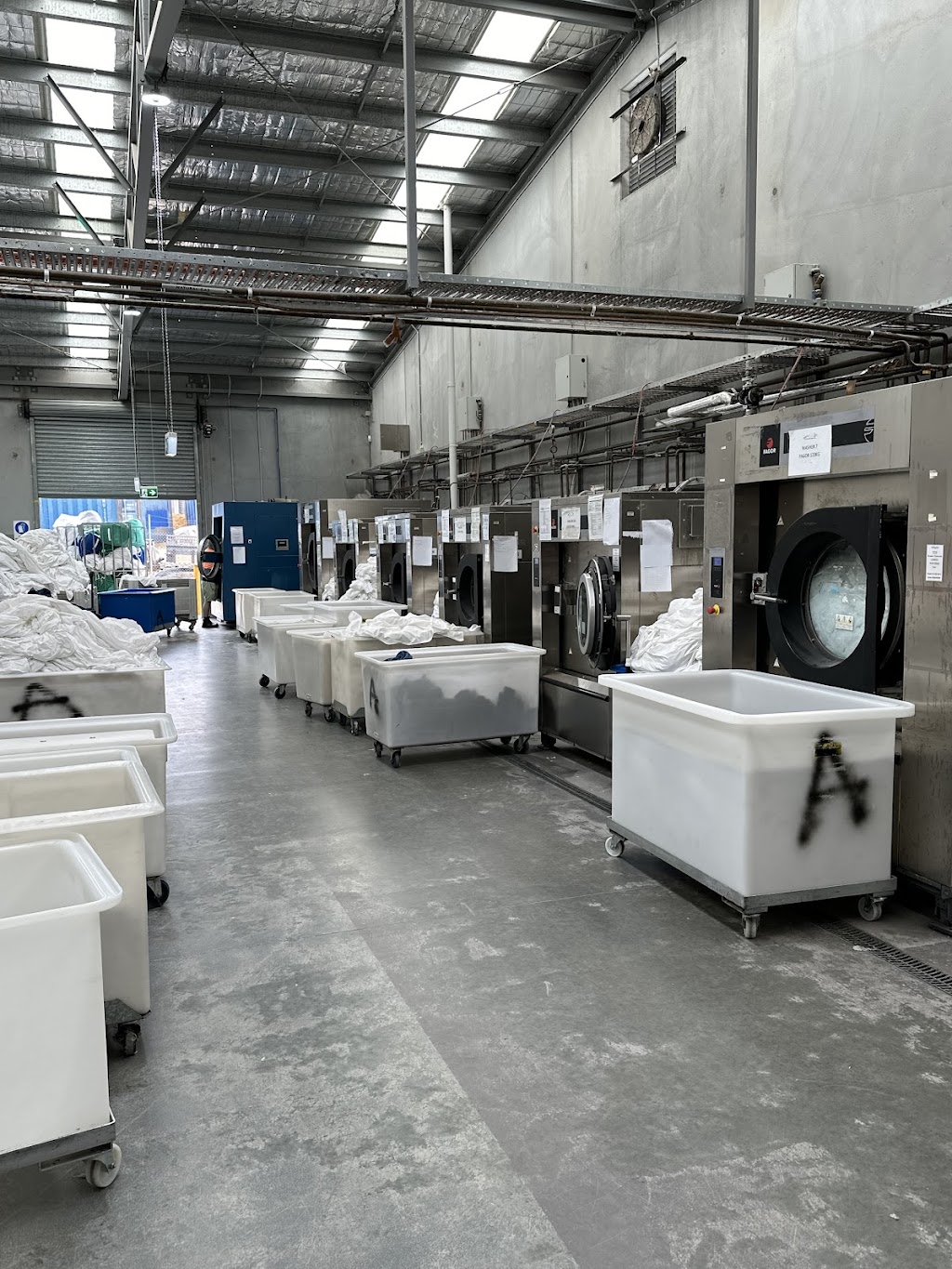 Access Laundry (Lithgow) | 153/155 Bells Rd, Oakey Park NSW 2790, Australia | Phone: (02) 6352 1055