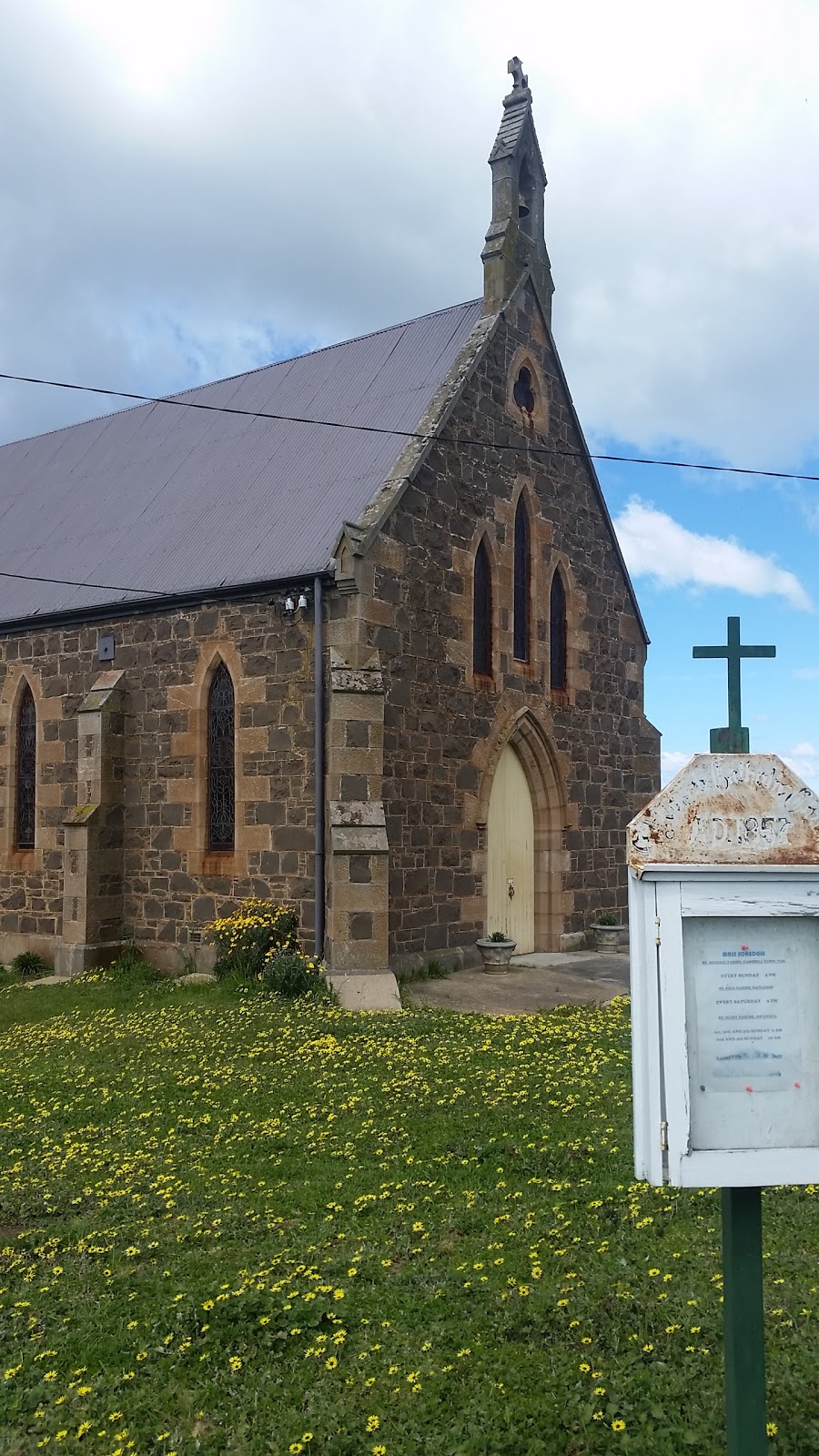 St Michaels Catholic Church | church | 4 King St, Campbell Town TAS 7210, Australia | 0363811122 OR +61 3 6381 1122