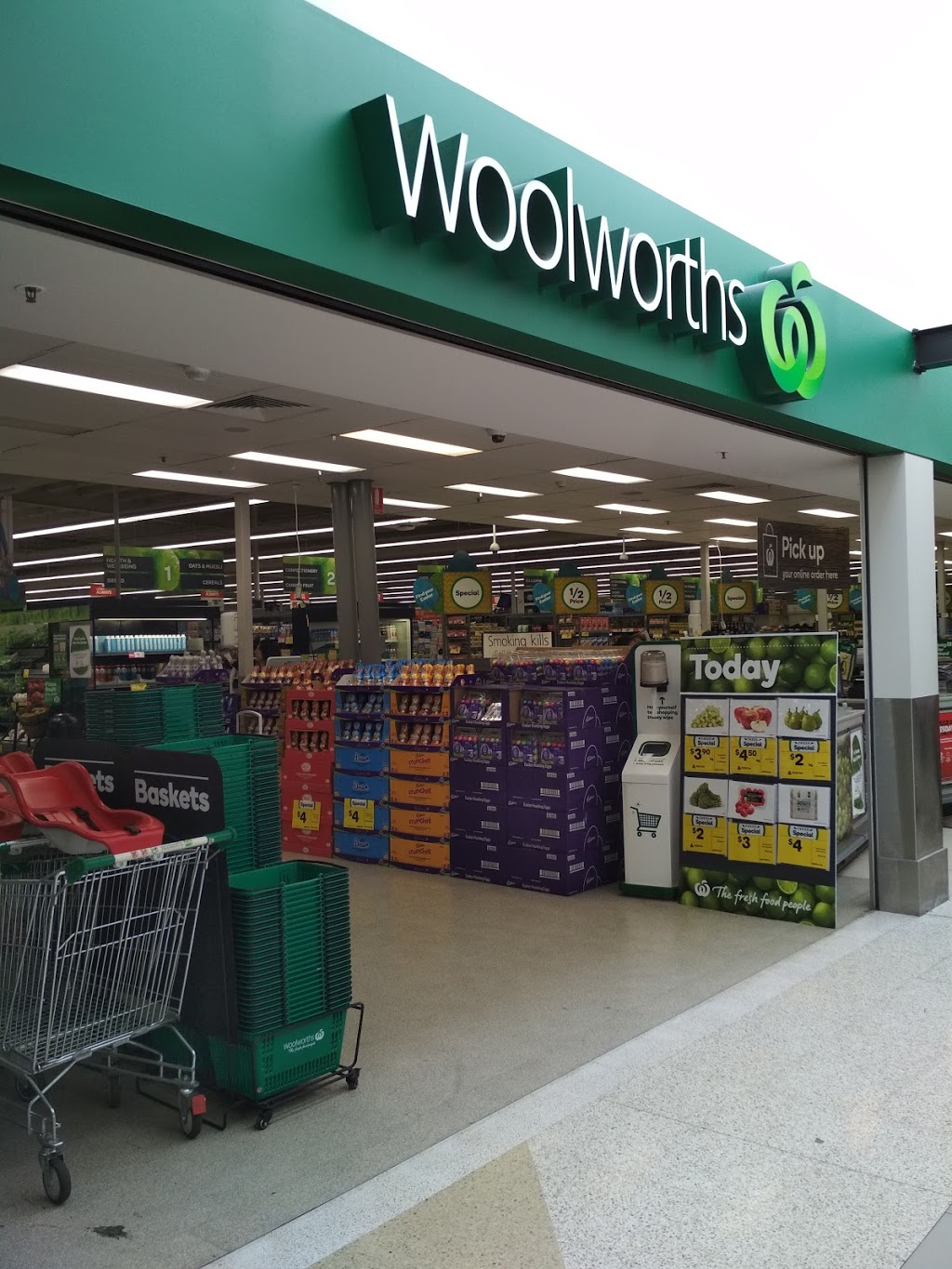 Woolworths Minto | supermarket | 10 Brookfield Rd, Minto NSW 2566, Australia | 0287853670 OR +61 2 8785 3670