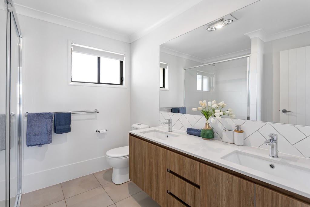 Bright Home - 4 bedroom, 2 bathroom in Toowoomba | 3 Bootes St, Kearneys Spring QLD 4350, Australia | Phone: 0402 379 007