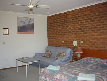 Tocumwal Bridge Motor Inn | 26 Bridge St, Tocumwal NSW 2714, Australia | Phone: (03) 5874 2674