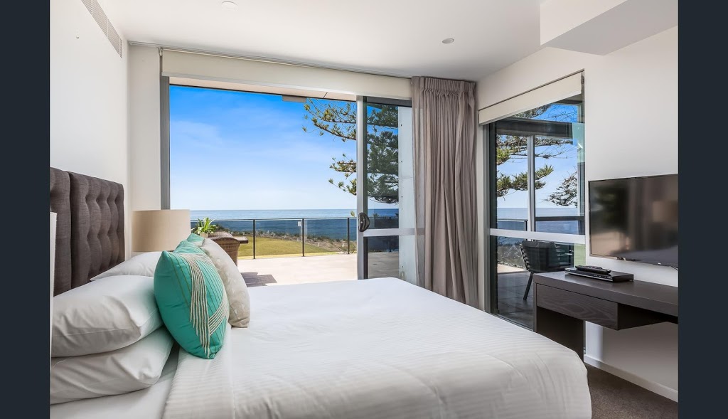 Headies Penthouse at Headlands | 203/3 Yuruga St, Austinmer NSW 2515, Australia | Phone: 0416 073 637