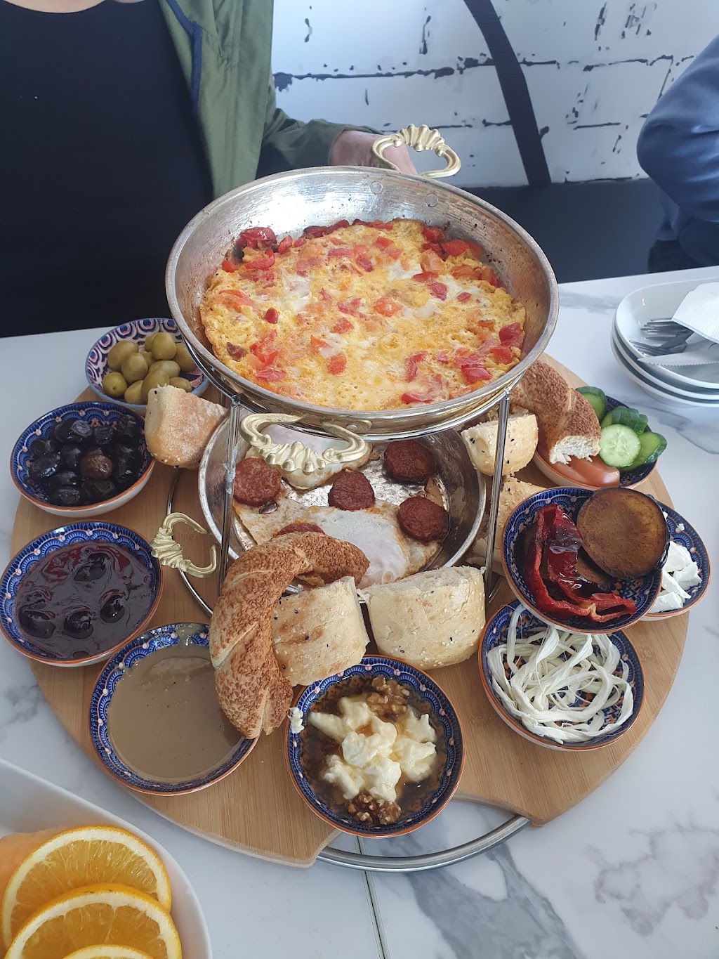 La Mira Cafe, Patisserie & Acai | Mt Annan Marketplace, Shop 6/11-13 Main St, Mount Annan NSW 2567, Australia | Phone: (02) 4656 1999