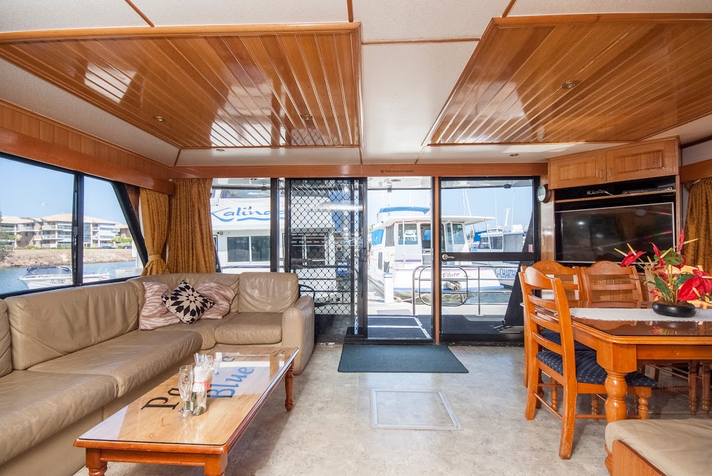 Tweed River Houseboats | 2 River Terrace, Tweed Heads NSW 2485, Australia | Phone: (07) 5524 3222