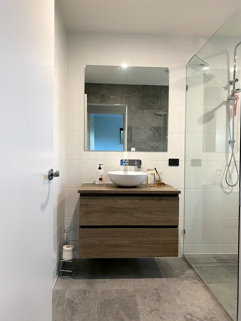 Crystal Clear Bathrooms | Linden Ct, Morayfield QLD 4506, Australia | Phone: 0421 451 825