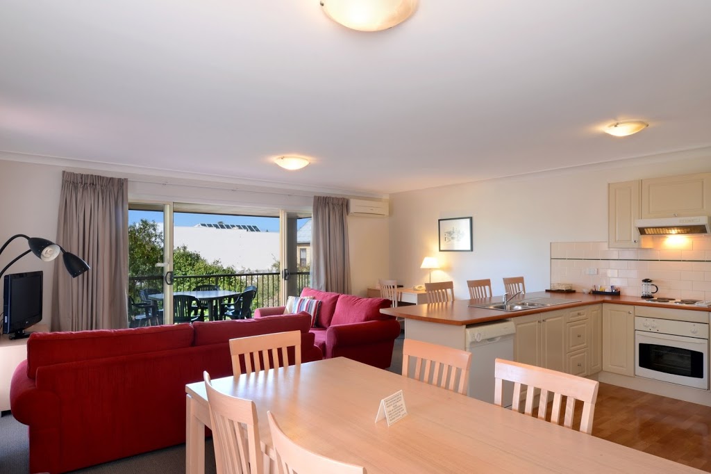 Terralong Terrace Apartments | lodging | 129 Terralong St, Kiama NSW 2533, Australia | 0242323711 OR +61 2 4232 3711