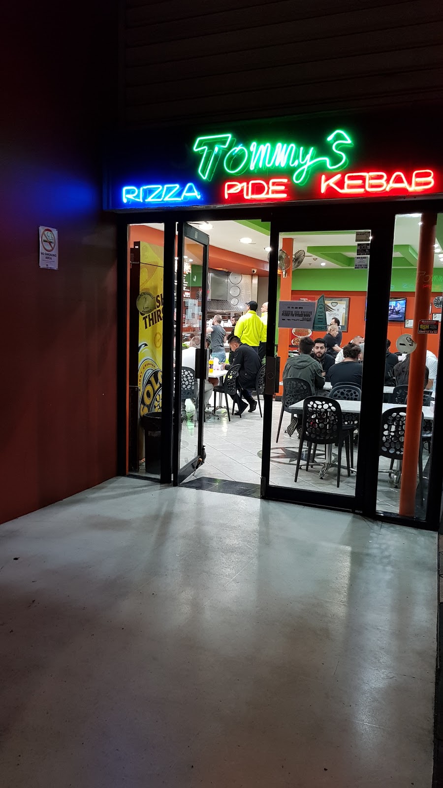 Tommys Kebabs | restaurant | 14/671 The Horsley Dr, Smithfield NSW 2164, Australia | 0296093700 OR +61 2 9609 3700