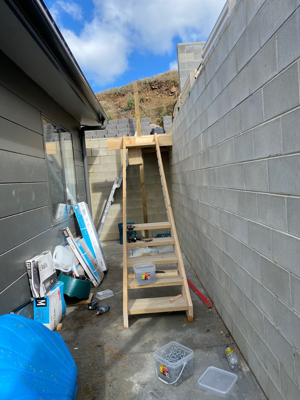 Xten construction | 2 Kirra Rd, Roches Beach TAS 7170, Australia | Phone: 0419 577 316