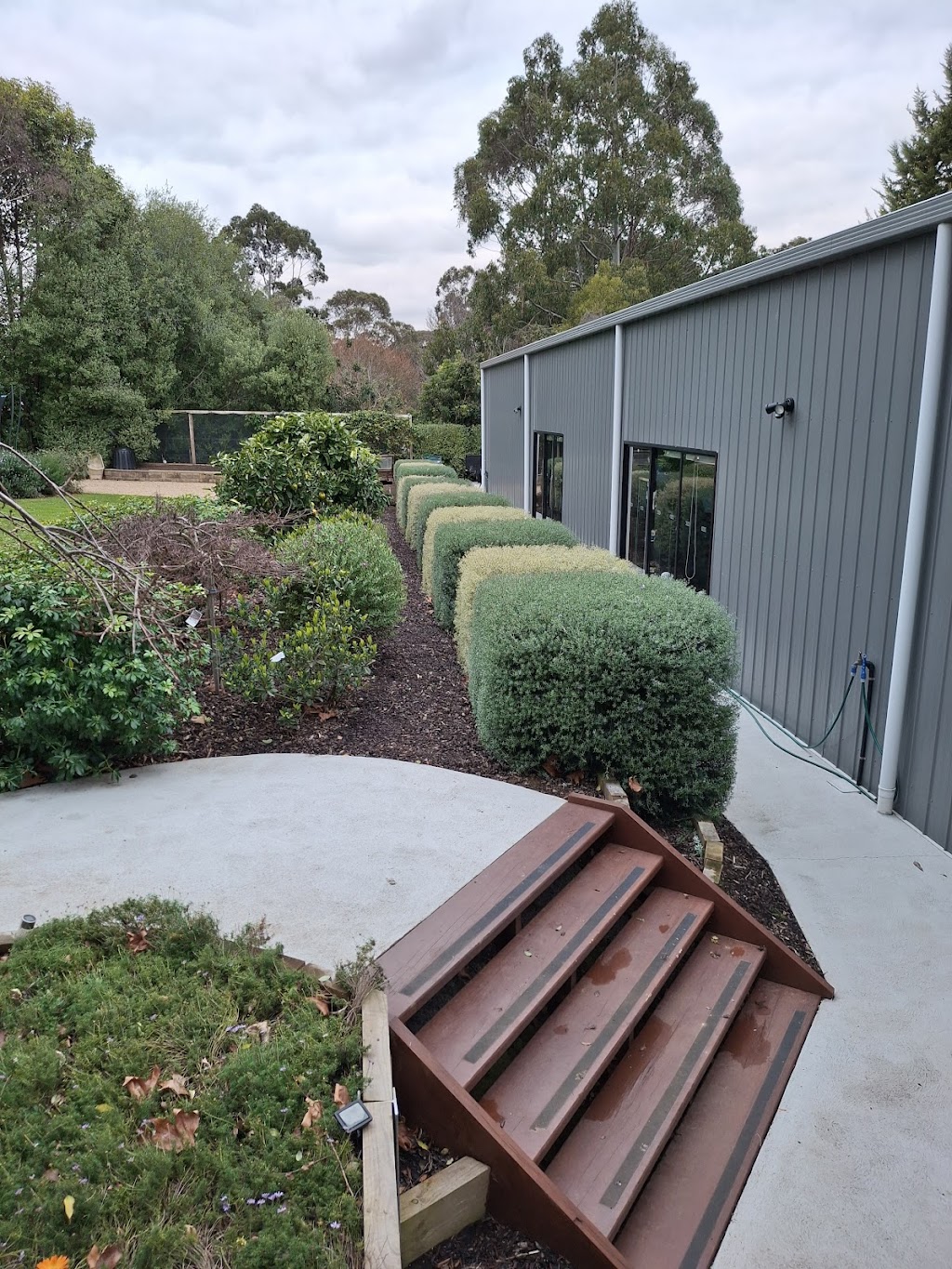 Leggos Lawn Mowing and Garden Maintenance | 64 Lovell Dr, Warragul VIC 3820, Australia | Phone: 0458 035 582