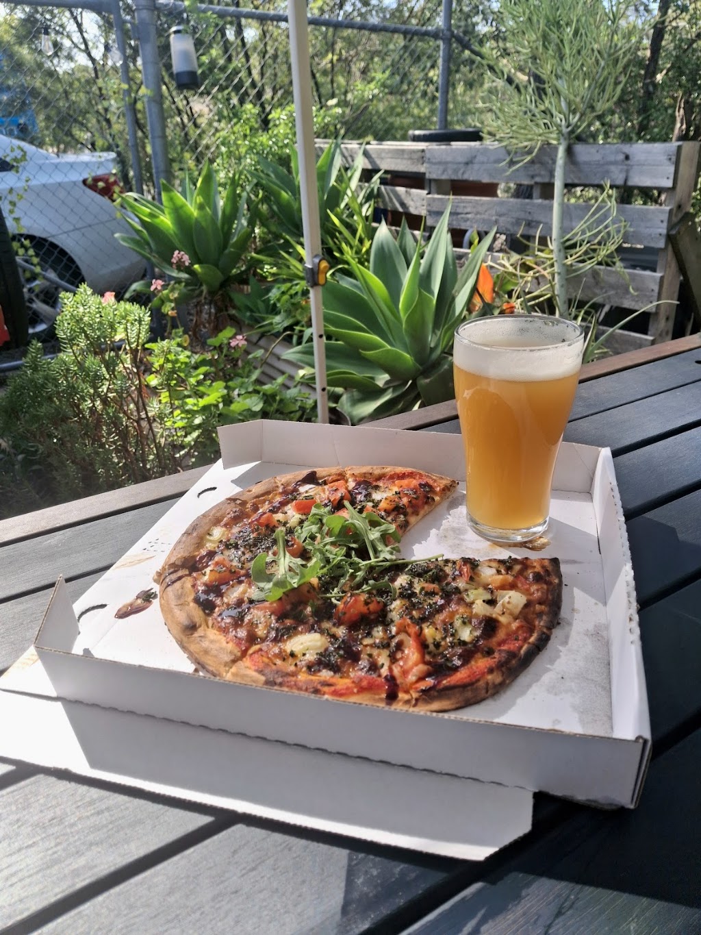 Hungry Husky Pizza | 4 Cumberland Ave, South Nowra NSW 2541, Australia | Phone: 0434 875 901