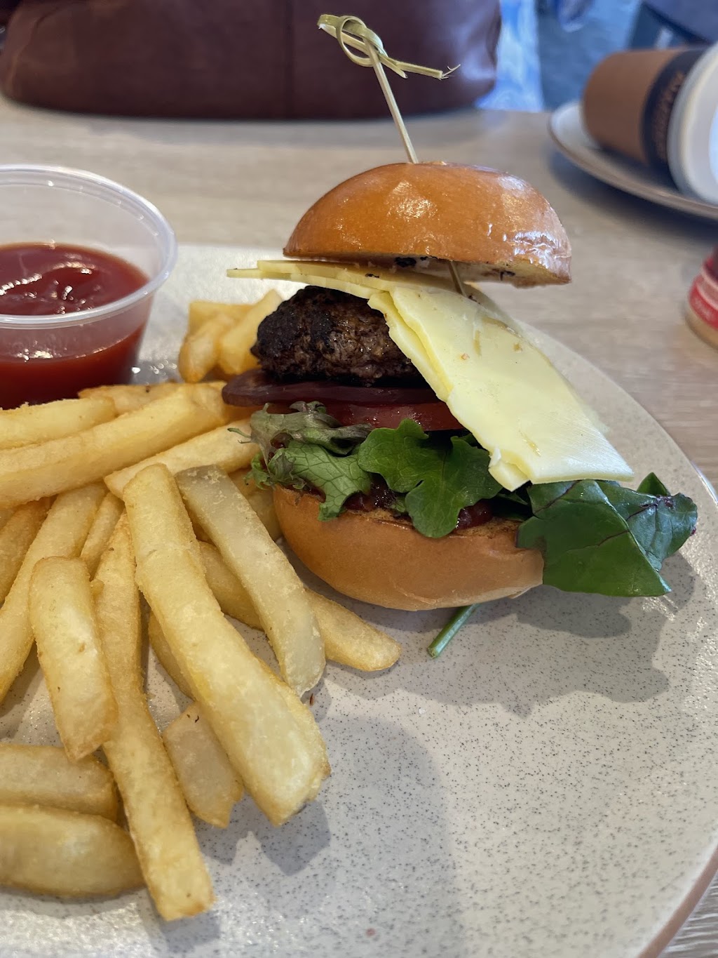 The Cove Kitchen & Bar | 1 Williamtown Dr, Williamtown NSW 2620, Australia | Phone: (02) 8105 0094