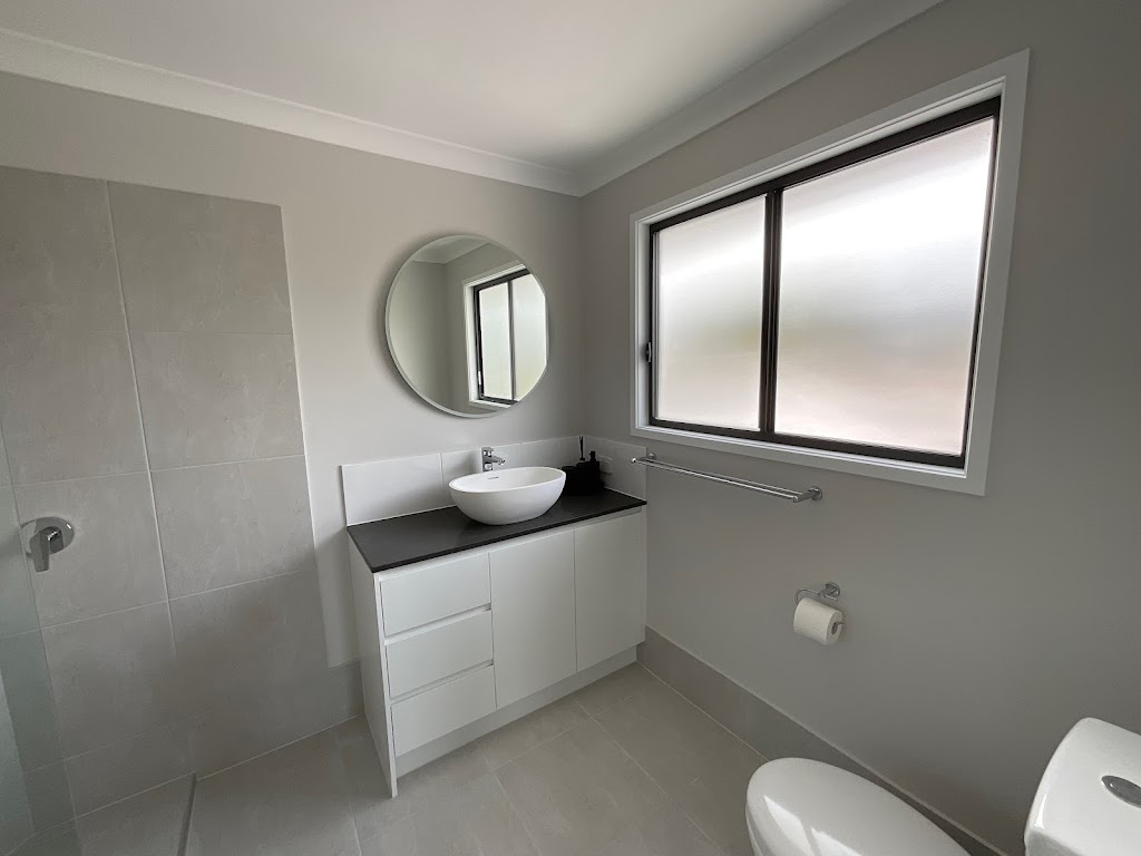 Budget Bathrooms | 31-35 Mecklem Ct, Ningi QLD 4511, Australia | Phone: 0421 874 096