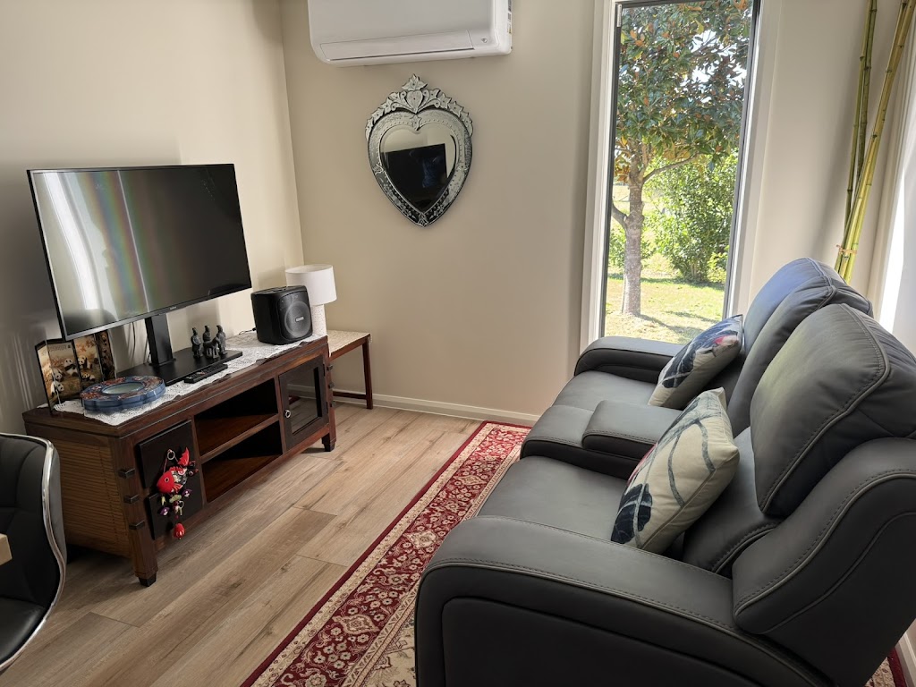 Blackbird Cottage | 15 Estonian Rd, Thirlmere NSW 2572, Australia | Phone: 0409 905 003