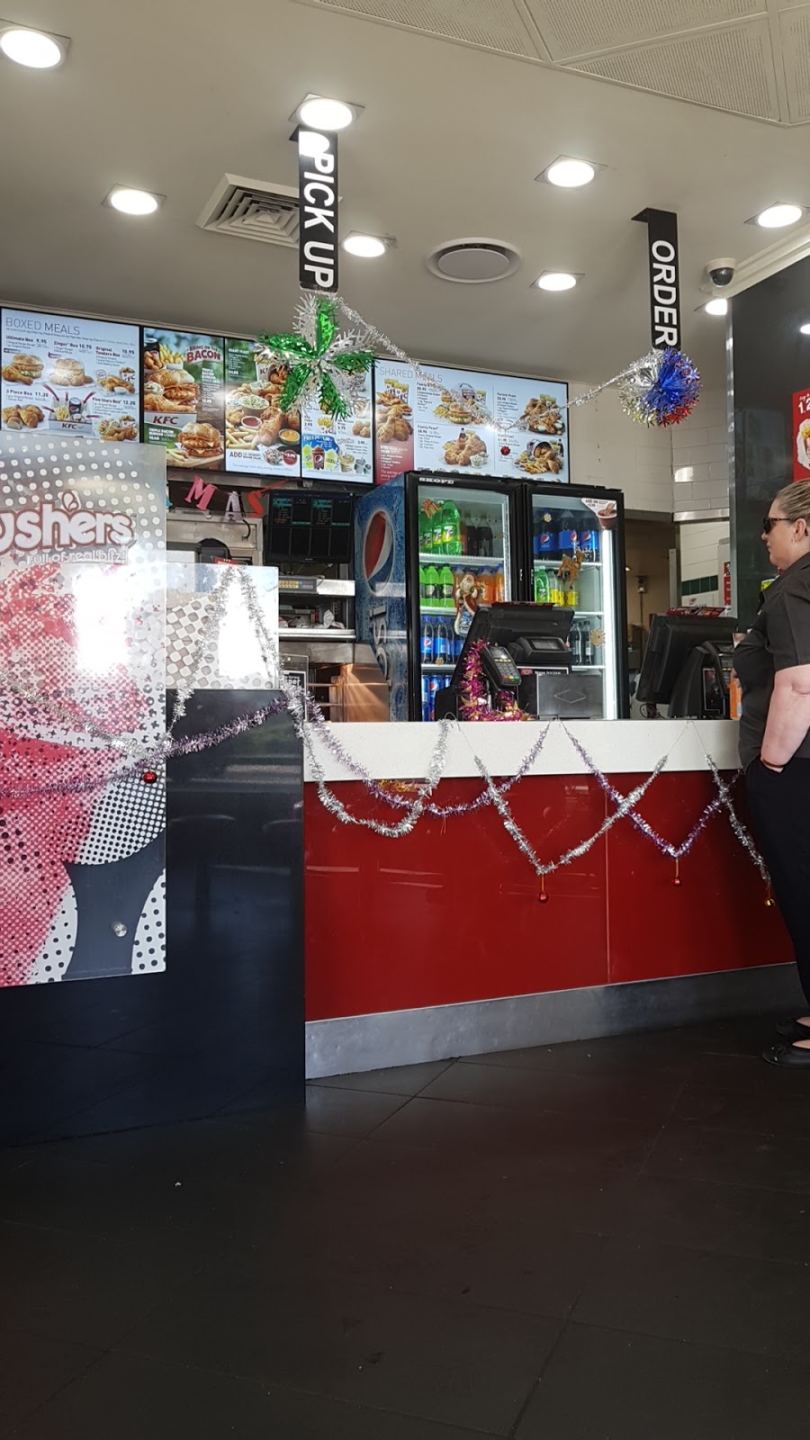 KFC Batemans Bay | meal takeaway | 4A North St, Batemans Bay NSW 2536, Australia | 0244729088 OR +61 2 4472 9088