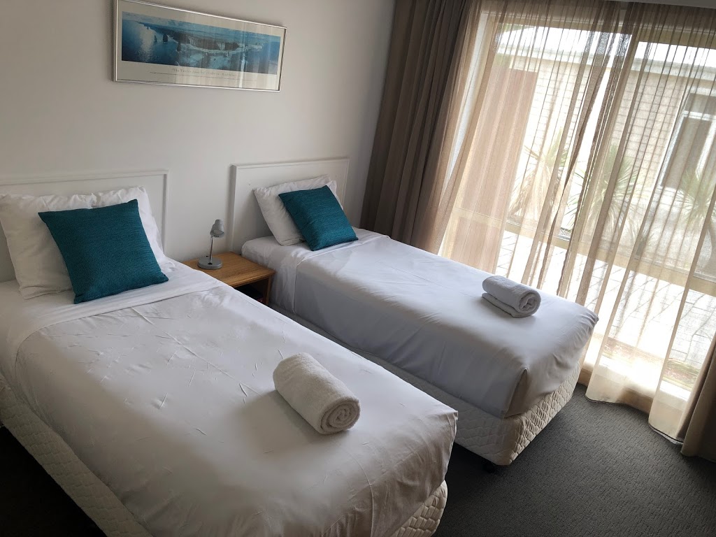 Port Campbell Parkview Motel & Apartments | lodging | 4 Desailly St, Port Campbell VIC 3269, Australia | 0355986445 OR +61 3 5598 6445