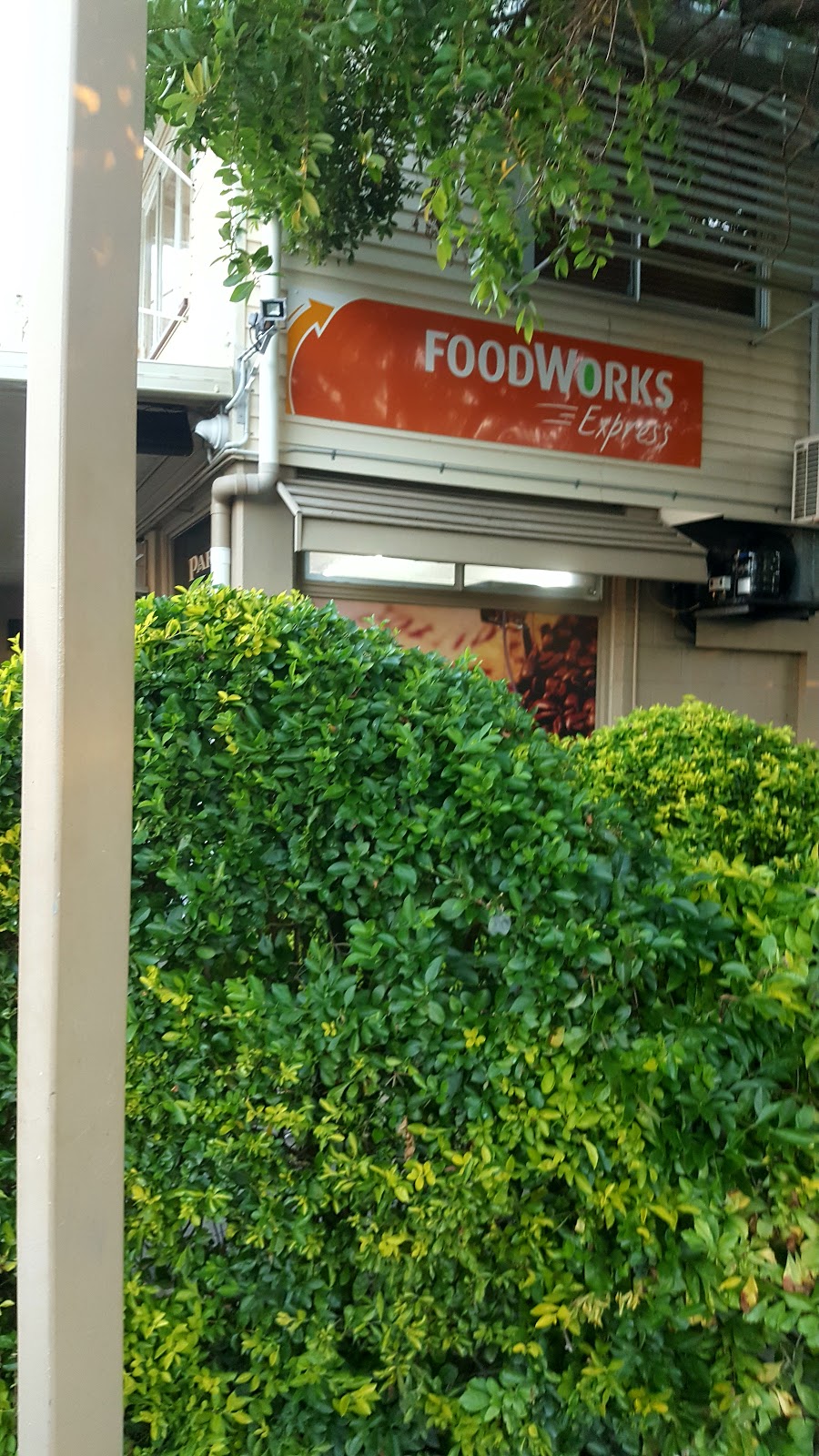 FoodWorks | supermarket | 36 Goldsmith St, Mackay QLD 4740, Australia | 0749573618 OR +61 7 4957 3618