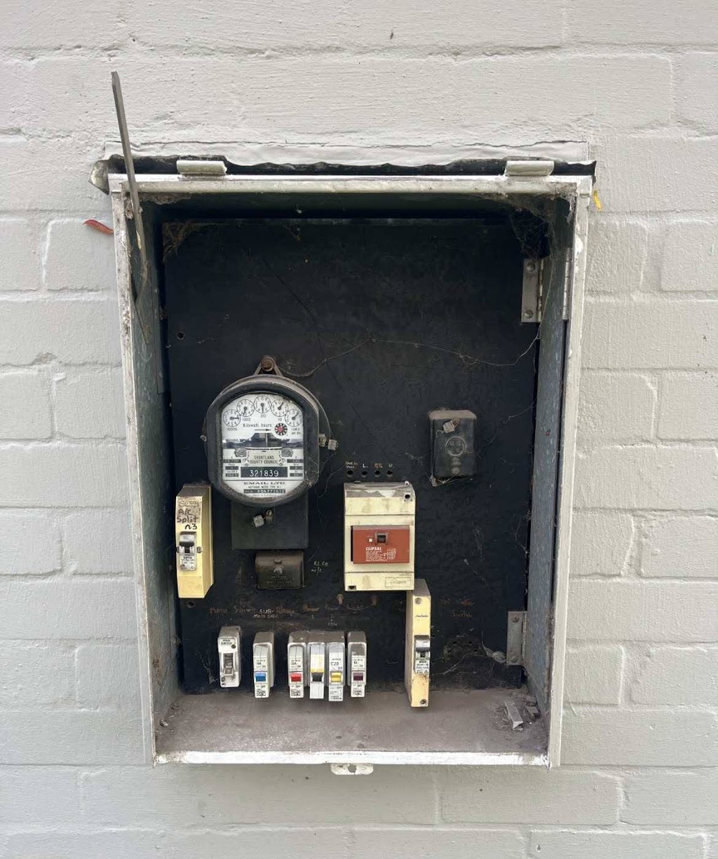 RC ELECTRICAL & MAINTENANCE Pty Ltd | 15 Industrial Cl, Muswellbrook NSW 2333, Australia | Phone: 0460 041 568